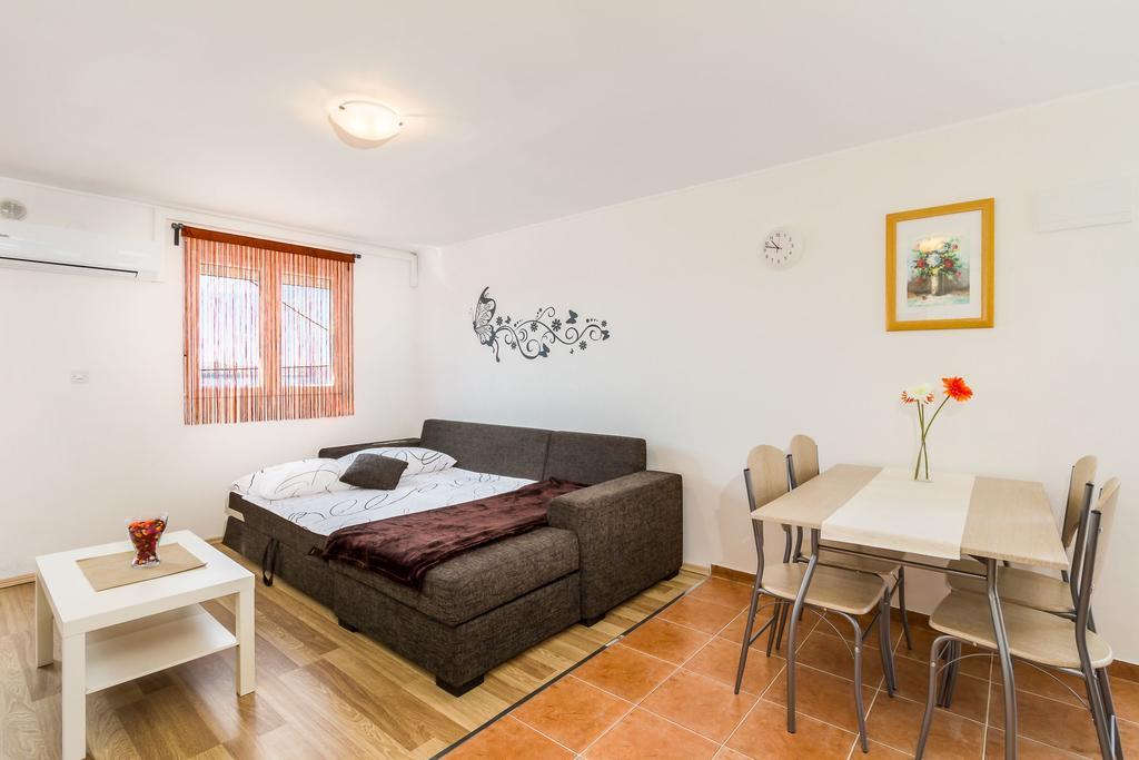 Apartmani Bregovec Maslenica Extérieur photo